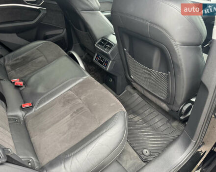 Чорний Ауді E-Tron, об'ємом двигуна 0 л та пробігом 151 тис. км за 27500 $, фото 13 на Automoto.ua