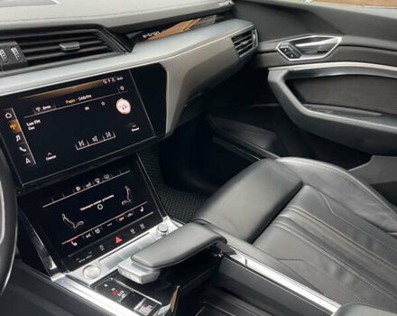 Черный Ауди E-Tron, объемом двигателя 0 л и пробегом 114 тыс. км за 28900 $, фото 31 на Automoto.ua