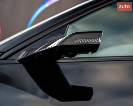 Чорний Ауді E-Tron, об'ємом двигуна 0 л та пробігом 100 тис. км за 31400 $, фото 19 на Automoto.ua