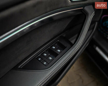 Чорний Ауді E-Tron, об'ємом двигуна 0 л та пробігом 100 тис. км за 31400 $, фото 60 на Automoto.ua