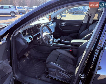 Чорний Ауді E-Tron, об'ємом двигуна 0 л та пробігом 118 тис. км за 19800 $, фото 11 на Automoto.ua