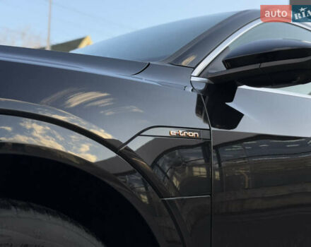 Чорний Ауді E-Tron, об'ємом двигуна 0 л та пробігом 63 тис. км за 26500 $, фото 113 на Automoto.ua