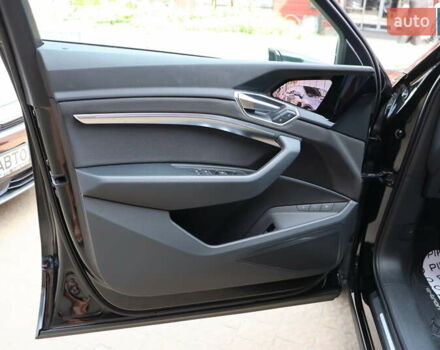 Чорний Ауді E-Tron, об'ємом двигуна 0 л та пробігом 86 тис. км за 29800 $, фото 13 на Automoto.ua