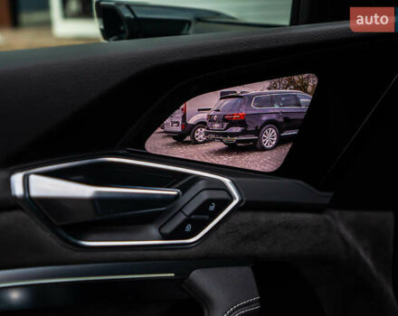 Чорний Ауді E-Tron, об'ємом двигуна 0 л та пробігом 100 тис. км за 31400 $, фото 40 на Automoto.ua