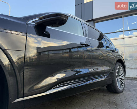 Чорний Ауді E-Tron, об'ємом двигуна 0 л та пробігом 63 тис. км за 26500 $, фото 36 на Automoto.ua