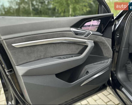 Черный Ауди E-Tron, объемом двигателя 0 л и пробегом 142 тыс. км за 36500 $, фото 14 на Automoto.ua