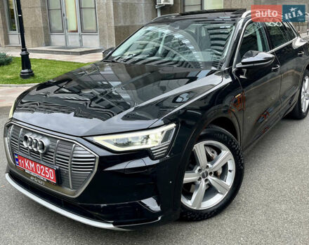 Чорний Ауді E-Tron, об'ємом двигуна 0 л та пробігом 204 тис. км за 21900 $, фото 7 на Automoto.ua