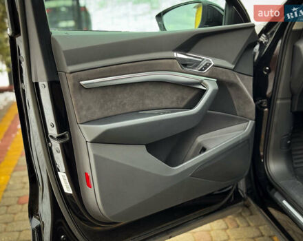 Чорний Ауді E-Tron, об'ємом двигуна 0 л та пробігом 140 тис. км за 26000 $, фото 53 на Automoto.ua