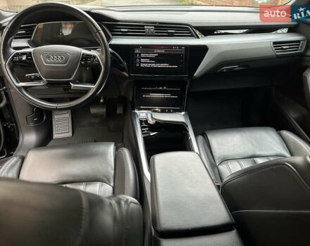 Черный Ауди E-Tron, объемом двигателя 0 л и пробегом 123 тыс. км за 28999 $, фото 31 на Automoto.ua