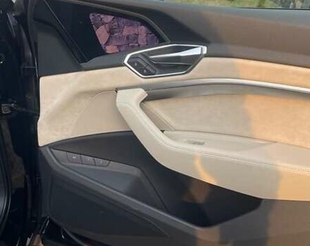 Чорний Ауді E-Tron, об'ємом двигуна 0 л та пробігом 137 тис. км за 27500 $, фото 15 на Automoto.ua