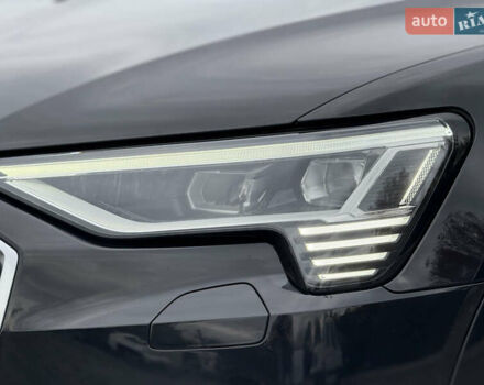 Черный Ауди E-Tron, объемом двигателя 0 л и пробегом 77 тыс. км за 30900 $, фото 6 на Automoto.ua