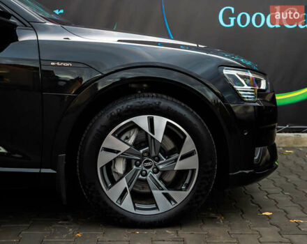 Черный Ауди E-Tron, объемом двигателя 0 л и пробегом 133 тыс. км за 28900 $, фото 14 на Automoto.ua