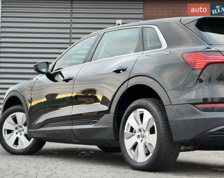 Ауді E-Tron 2019 у Рівному на Automoto.ua Чорний Ауді E-Tron, об'ємом двигуна 0 л та пробігом 220 тис. км за 23500 $, фото 17 на Automoto.ua