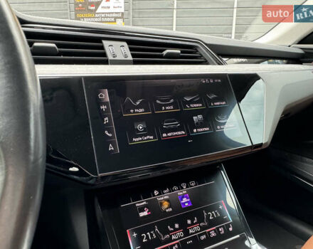 Черный Ауди E-Tron, объемом двигателя 0 л и пробегом 63 тыс. км за 34500 $, фото 28 на Automoto.ua