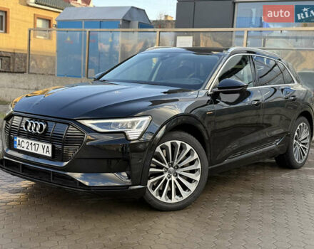 Чорний Ауді E-Tron, об'ємом двигуна 0 л та пробігом 63 тис. км за 26500 $, фото 4 на Automoto.ua