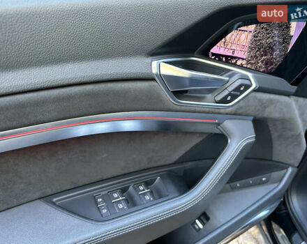 Черный Ауди E-Tron, объемом двигателя 0 л и пробегом 142 тыс. км за 36500 $, фото 23 на Automoto.ua