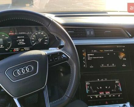 Черный Ауди E-Tron, объемом двигателя 0 л и пробегом 81 тыс. км за 47900 $, фото 10 на Automoto.ua