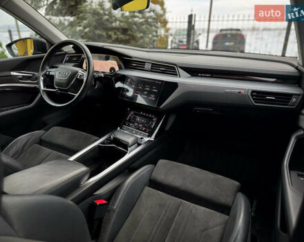 Чорний Ауді E-Tron, об'ємом двигуна 0 л та пробігом 140 тис. км за 26000 $, фото 4 на Automoto.ua