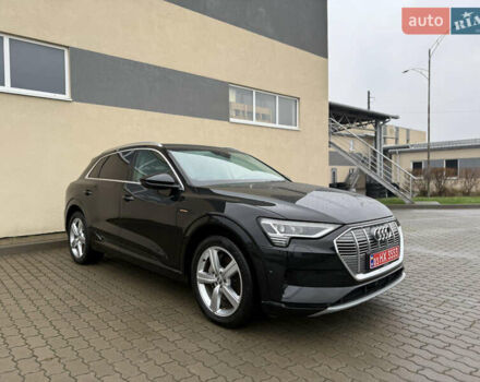 Чорний Ауді E-Tron, об'ємом двигуна 0 л та пробігом 142 тис. км за 23500 $, фото 2 на Automoto.ua
