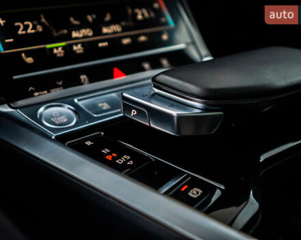 Черный Ауди E-Tron, объемом двигателя 0 л и пробегом 133 тыс. км за 28900 $, фото 77 на Automoto.ua