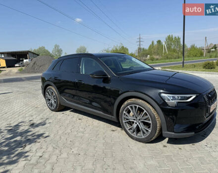 Чорний Ауді E-Tron, об'ємом двигуна 0 л та пробігом 95 тис. км за 32500 $, фото 4 на Automoto.ua