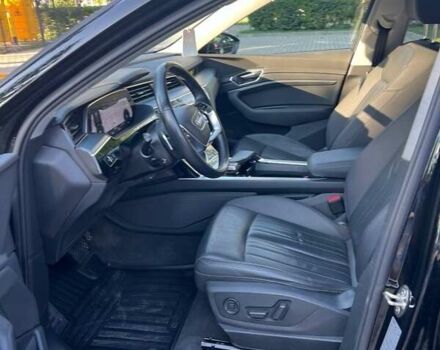 Чорний Ауді E-Tron, об'ємом двигуна 0 л та пробігом 115 тис. км за 24800 $, фото 11 на Automoto.ua