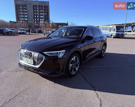 Чорний Ауді E-Tron, об'ємом двигуна 0 л та пробігом 118 тис. км за 19800 $, фото 2 на Automoto.ua