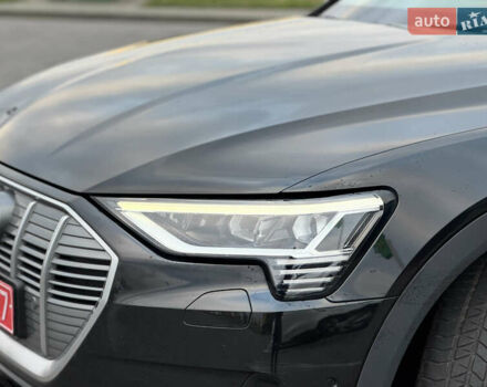 Ауді E-Tron 2019 у Рівному на Automoto.ua Чорний Ауді E-Tron, об'ємом двигуна 0 л та пробігом 220 тис. км за 23500 $, фото 10 на Automoto.ua