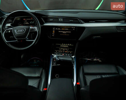 Чорний Ауді E-Tron, об'ємом двигуна 0 л та пробігом 100 тис. км за 31400 $, фото 72 на Automoto.ua