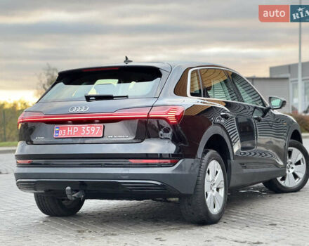Ауді E-Tron 2019 у Рівному на Automoto.ua Чорний Ауді E-Tron, об'ємом двигуна 0 л та пробігом 220 тис. км за 23500 $, фото 12 на Automoto.ua