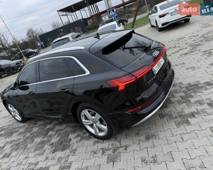 Черный Ауди E-Tron, объемом двигателя 0 л и пробегом 65 тыс. км за 29700 $, фото 9 на Automoto.ua
