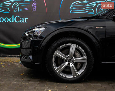 Чорний Ауді E-Tron, об'ємом двигуна 0 л та пробігом 100 тис. км за 31400 $, фото 12 на Automoto.ua