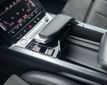 Черный Ауди E-Tron, объемом двигателя 0 л и пробегом 134 тыс. км за 27800 $, фото 19 на Automoto.ua