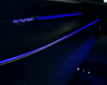 Черный Ауди E-Tron, объемом двигателя 0 л и пробегом 72 тыс. км за 33000 $, фото 31 на Automoto.ua