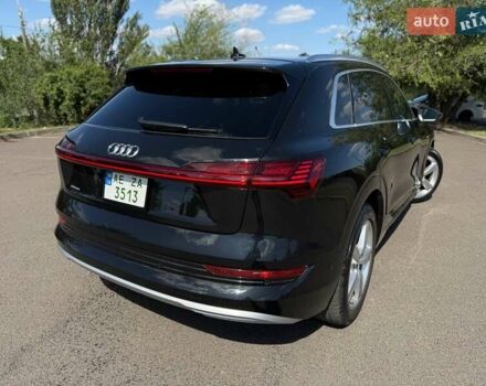 Чорний Ауді E-Tron, об'ємом двигуна 0 л та пробігом 75 тис. км за 31000 $, фото 25 на Automoto.ua