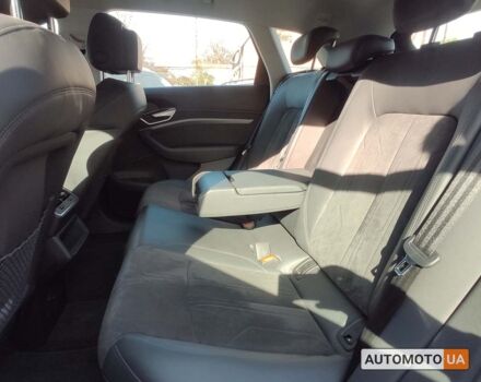 Черный Ауди E-Tron, объемом двигателя 71 л и пробегом 111 тыс. км за 29999 $, фото 14 на Automoto.ua