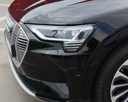 Черный Ауди E-Tron, объемом двигателя 0 л и пробегом 155 тыс. км за 37900 $, фото 10 на Automoto.ua