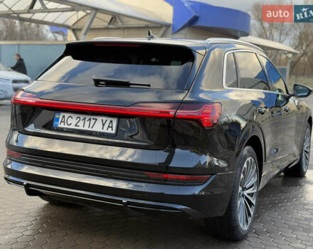 Чорний Ауді E-Tron, об'ємом двигуна 0 л та пробігом 63 тис. км за 26500 $, фото 17 на Automoto.ua