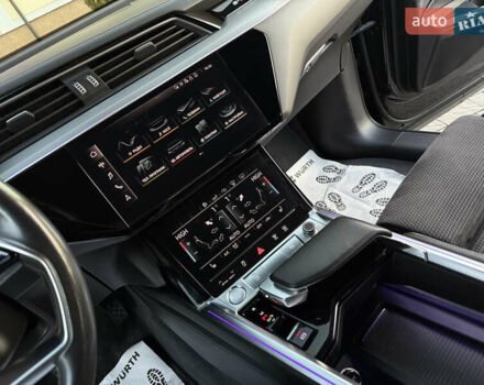 Черный Ауди E-Tron, объемом двигателя 0 л и пробегом 88 тыс. км за 31999 $, фото 66 на Automoto.ua