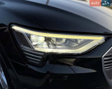 Чорний Ауді E-Tron, об'ємом двигуна 0 л та пробігом 201 тис. км за 23500 $, фото 7 на Automoto.ua