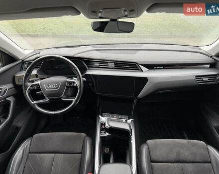 Чорний Ауді E-Tron, об'ємом двигуна 0 л та пробігом 142 тис. км за 23500 $, фото 12 на Automoto.ua