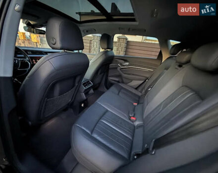 Чорний Ауді E-Tron, об'ємом двигуна 0 л та пробігом 201 тис. км за 23500 $, фото 15 на Automoto.ua