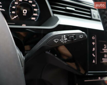 Чорний Ауді E-Tron, об'ємом двигуна 0 л та пробігом 86 тис. км за 29800 $, фото 27 на Automoto.ua