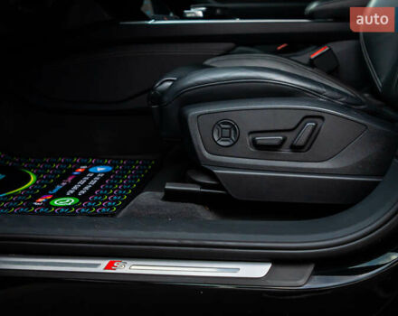 Чорний Ауді E-Tron, об'ємом двигуна 0 л та пробігом 100 тис. км за 31400 $, фото 48 на Automoto.ua