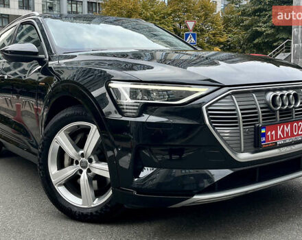 Чорний Ауді E-Tron, об'ємом двигуна 0 л та пробігом 204 тис. км за 21900 $, фото 10 на Automoto.ua