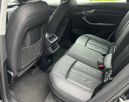 Чорний Ауді E-Tron, об'ємом двигуна 0 л та пробігом 138 тис. км за 25900 $, фото 11 на Automoto.ua