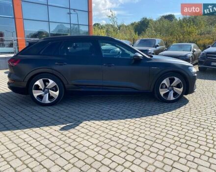 Черный Ауди E-Tron, объемом двигателя 0 л и пробегом 81 тыс. км за 34950 $, фото 9 на Automoto.ua