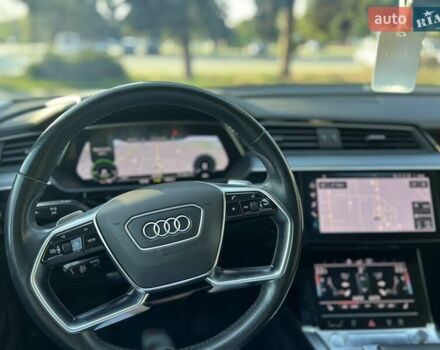 Чорний Ауді E-Tron, об'ємом двигуна 0 л та пробігом 115 тис. км за 24800 $, фото 9 на Automoto.ua