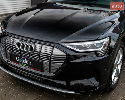 Чорний Ауді E-Tron, об'ємом двигуна 0 л та пробігом 100 тис. км за 31400 $, фото 22 на Automoto.ua