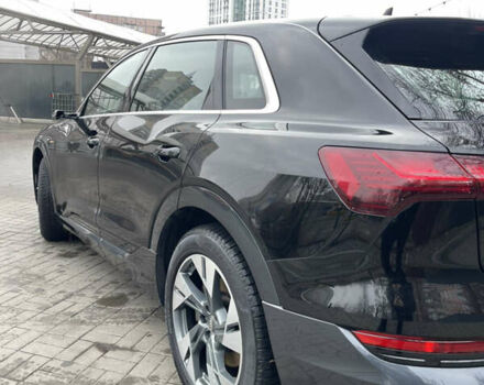 Чорний Ауді E-Tron, об'ємом двигуна 0 л та пробігом 138 тис. км за 29900 $, фото 10 на Automoto.ua